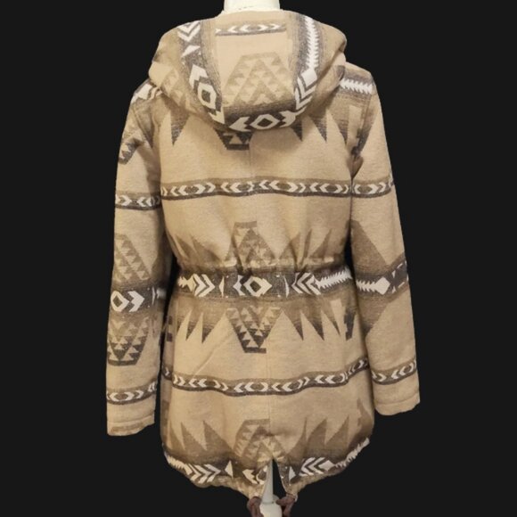 Host Pick🎉 Legendary Whitetails Winter Coat - Picture 2 of 16